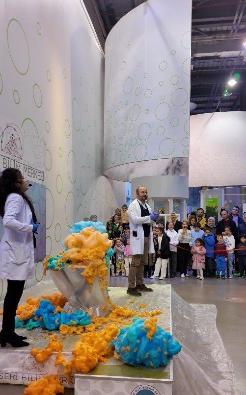 Bilim Merkezi’nin Bilim Gösterileri Tam Not Aldı