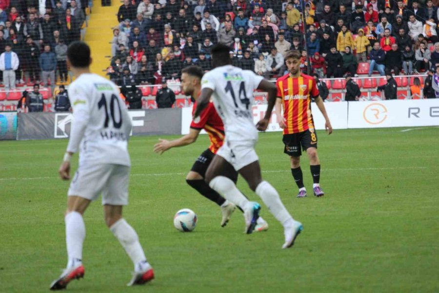Trendyol Süper Lig: Kayserispor: 0 - Kasımpaşa: 0 (ilk Yarı)