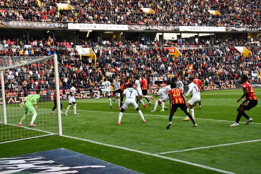 Trendyol Süper Lig: Kayserispor: 0 - Kasımpaşa: 0 (ilk Yarı)