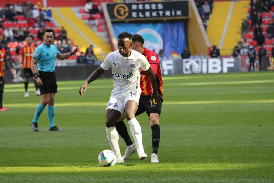 Trendyol Süper Lig: Kayserispor: 0 - Kasımpaşa: 0 (ilk Yarı)