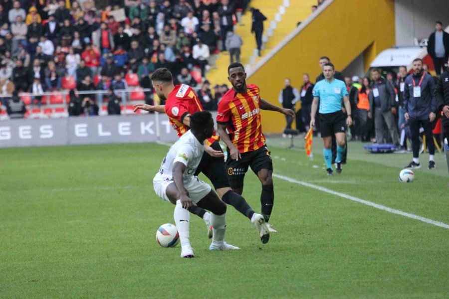 Trendyol Süper Lig: Kayserispor: 0 - Kasımpaşa: 0 (ilk Yarı)