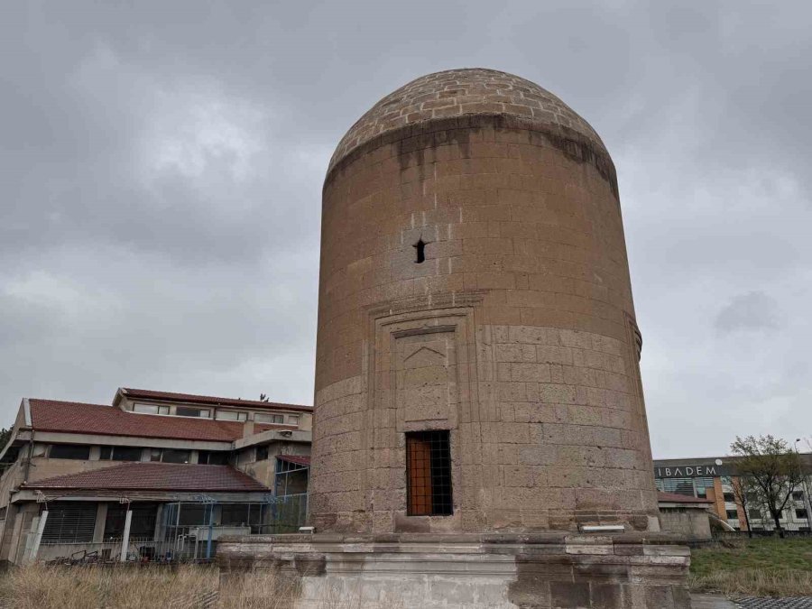 Melikgazi’nin Modern Yapısı Tarihi Dokuyla Harmanlanıyor