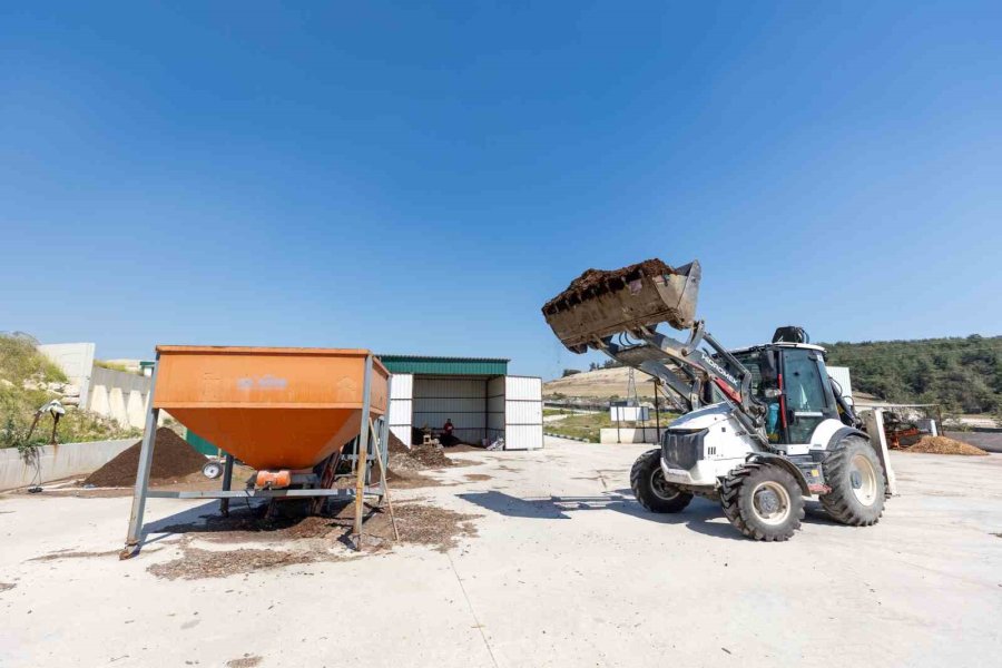 Mersin’de Organik Atıklardan Kompost Üretimi Sürüyor