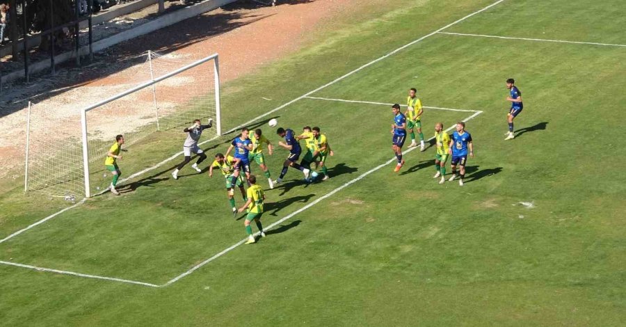 Futbol Aşkı, Süper Lig Değil Amatör: Taraftarlar Balkonları Ve Damları Doldurdu