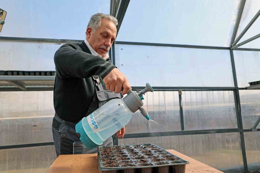 Başkan Yalçın Tulumu Çekti, Tohumları Toprakla Buluşturdu