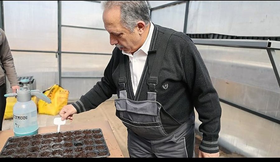 Başkan Yalçın Tulumu Çekti, Tohumları Toprakla Buluşturdu