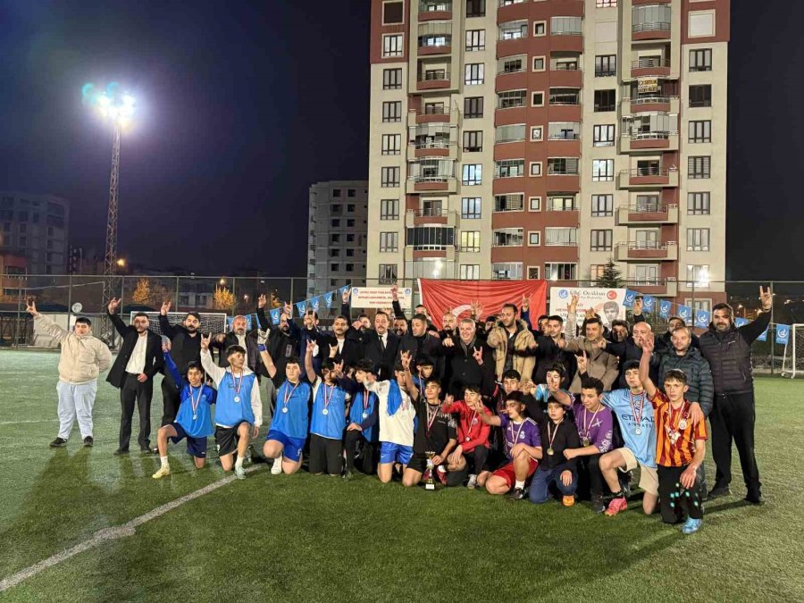 Talas Ülkü Ocakları’ndan, Şehit Korkmaz Anısına Futbol Turnuvası