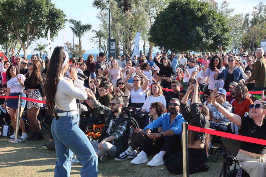 Müzik Şehrin Kalbinde Konserleri Sürüyor