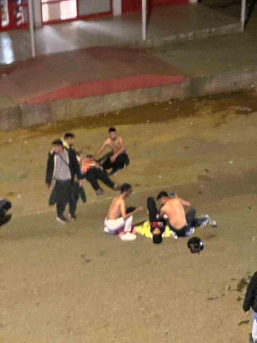 İşe Gitmek İçin Babasıyla Servis Bekleyen Genç Kadın Dehşeti Yaşadı