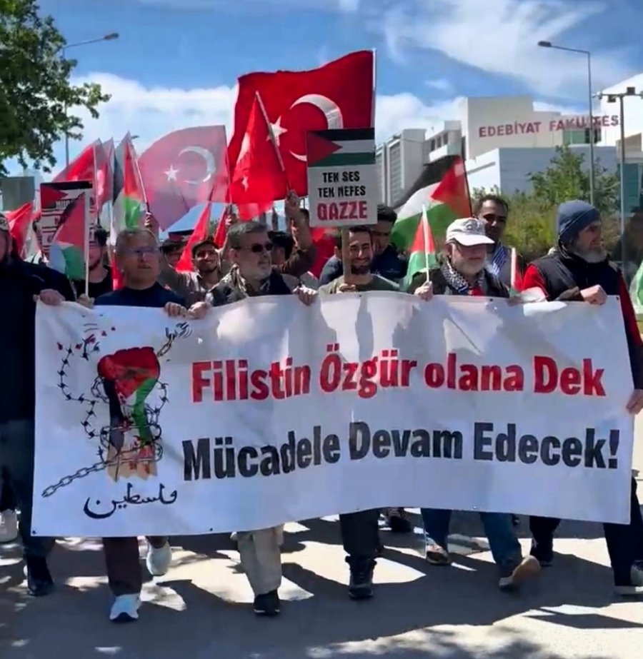 Üniversite Öğrencilerinden Gazze’ye Destek Yürüyüşü