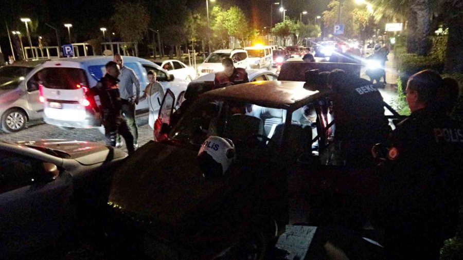’dur’ İhtarına Uymayıp Aracını Polisin Üzerine Sürerek Kaçtı, 10 Kilometrelik Kovalamacayla Yakalandı