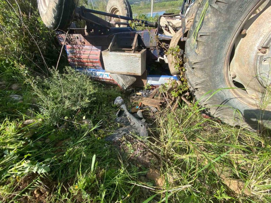 Ağaçlarını İlaçlamak İstedi, Devrilen Traktörün Altında Kalıp Ağır Yaralandı