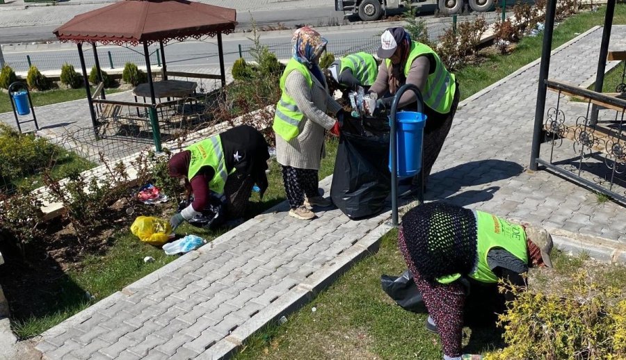 Niğde’de Parklarda Bahar Temizliği Başladı