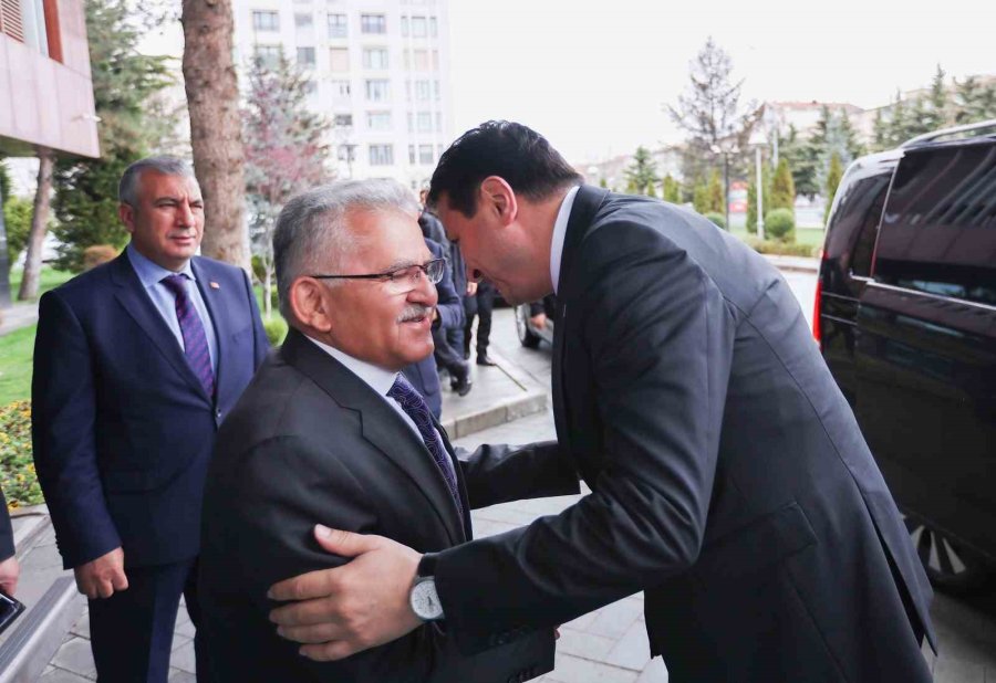 Arıkan: "büyükkılıç, Üzerimde Emeği Olan Bir Büyüğümdür"