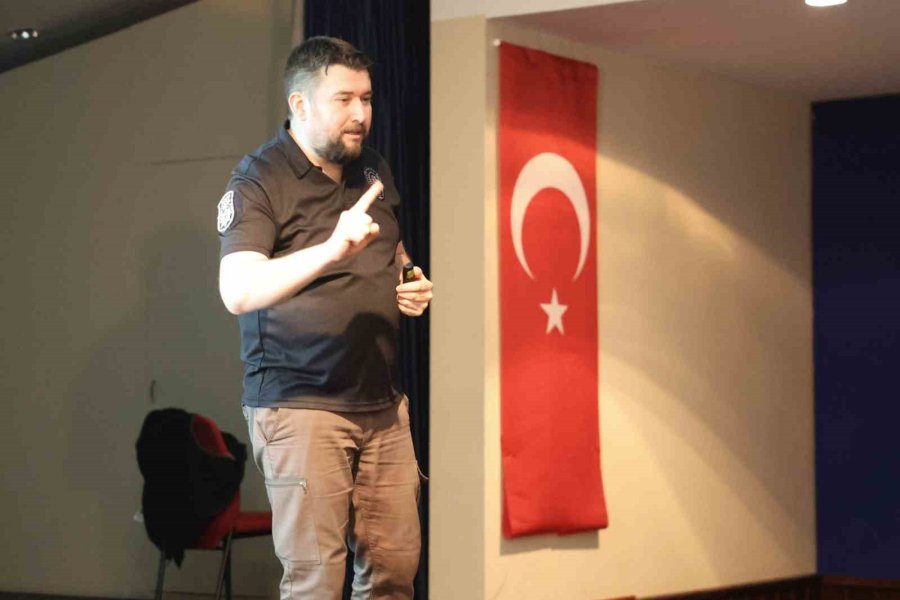 Büyükşehir’den Personele "en İyi Narkotik Polisi: Anne" Eğitimi