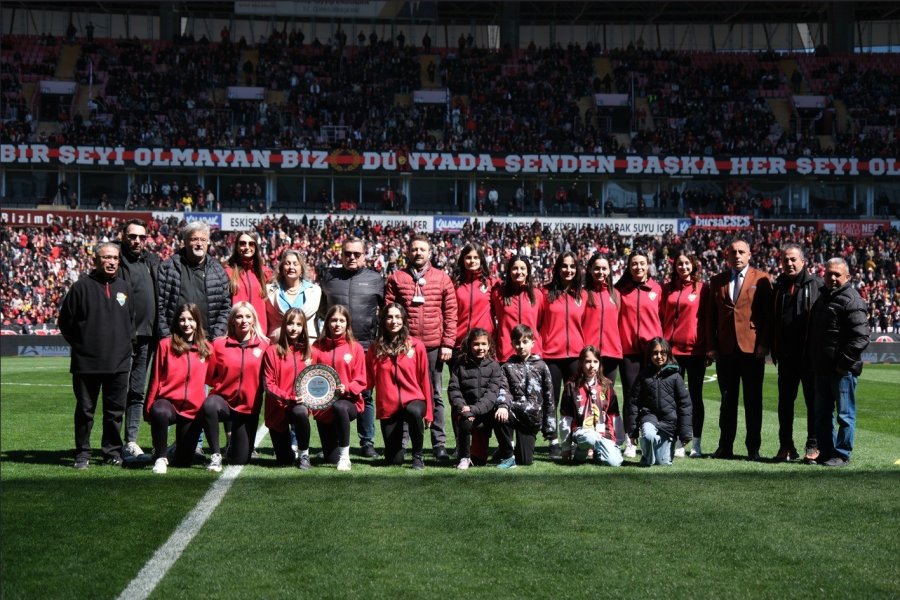 Odunpazarı Kadın Hentbol Takımı Süper Lig’de