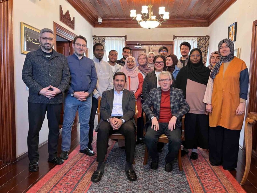 Karatay’da Geleneksel Sanatlar Yabancı Öğrencilerle Buluşuyor