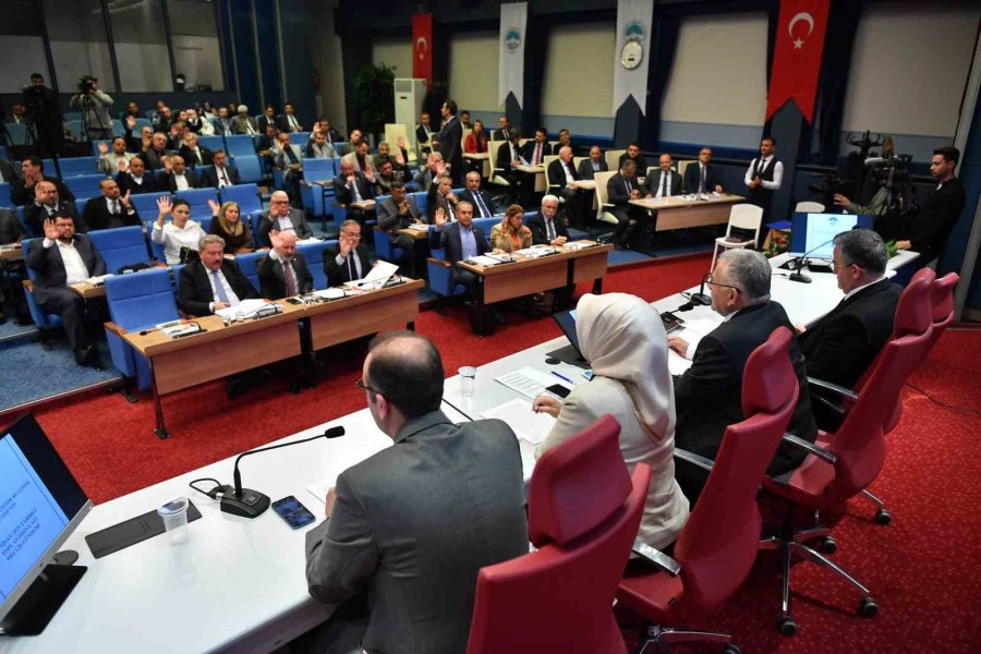 Büyükşehir Meclisi’nde 2024 Yılı Faaliyet Raporu Onaylandı