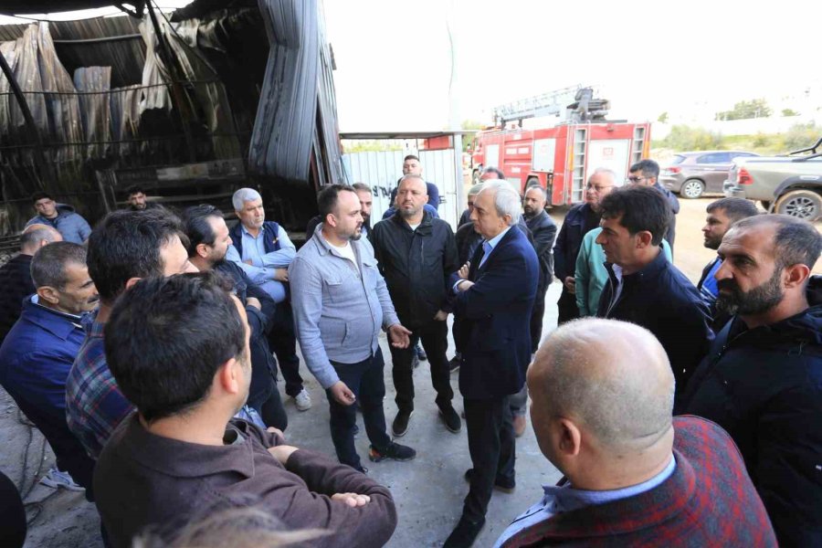 Başkan Kocagöz, Yangında İş Yerleri Zarar Gören Esnafla Görüştü