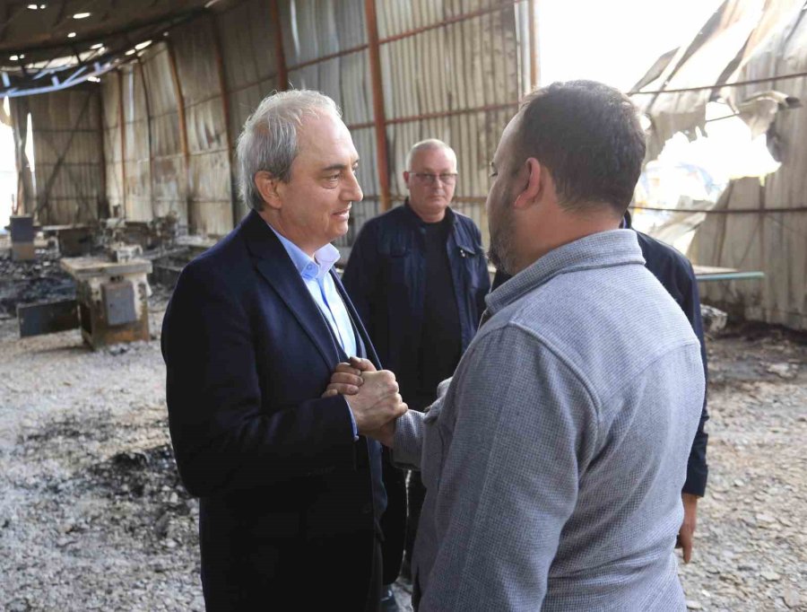 Başkan Kocagöz, Yangında İş Yerleri Zarar Gören Esnafla Görüştü