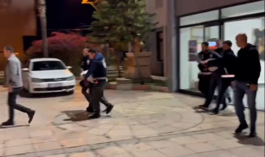 Kapkaç Anları Kamerada: 2 Şüpheli Sabah Olmadan Yakalandı
