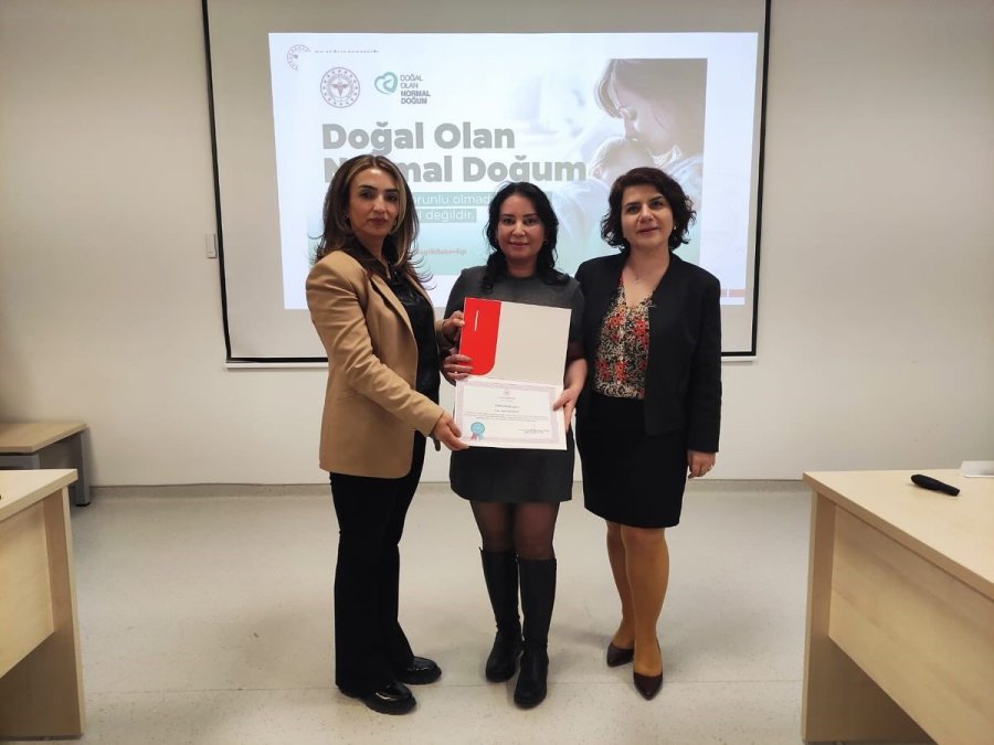 Niğde’de Ebeler İçin Afet Ve Doğum Eğitimi Verildi