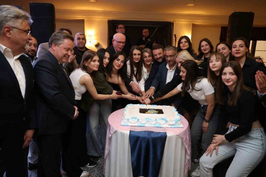 Odunpazarı Kadın Hentbol Takımı Süper Lig’de