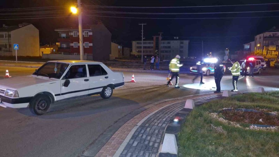 Otomobile Çarpan Motosiklet 15 Metre İleriye Savruldu: 1 Ölü, 1 Yaralı