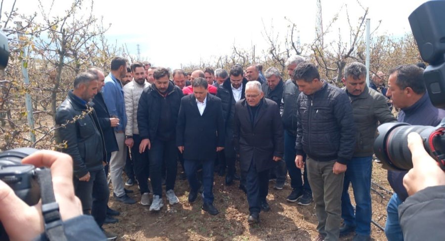 Vali Çiçek Ve Başkan Büyükkılıç’tan Develi’de ‘zirai Don’ İncelemesi