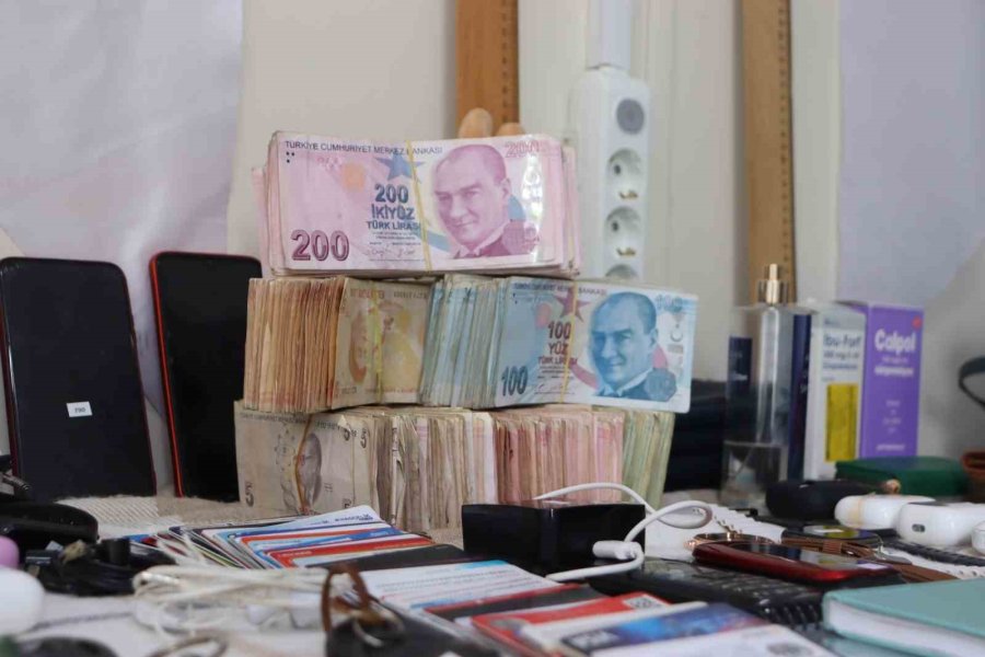 Tramvayda Unutulanlar ’yok Artık’ Dedirtti