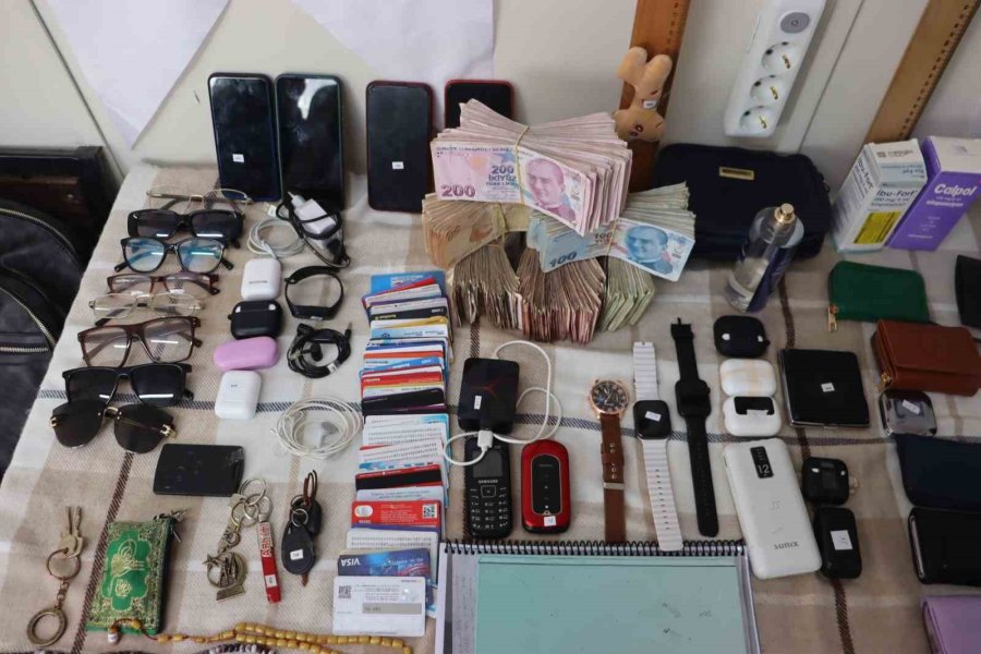 Tramvayda Unutulanlar ’yok Artık’ Dedirtti