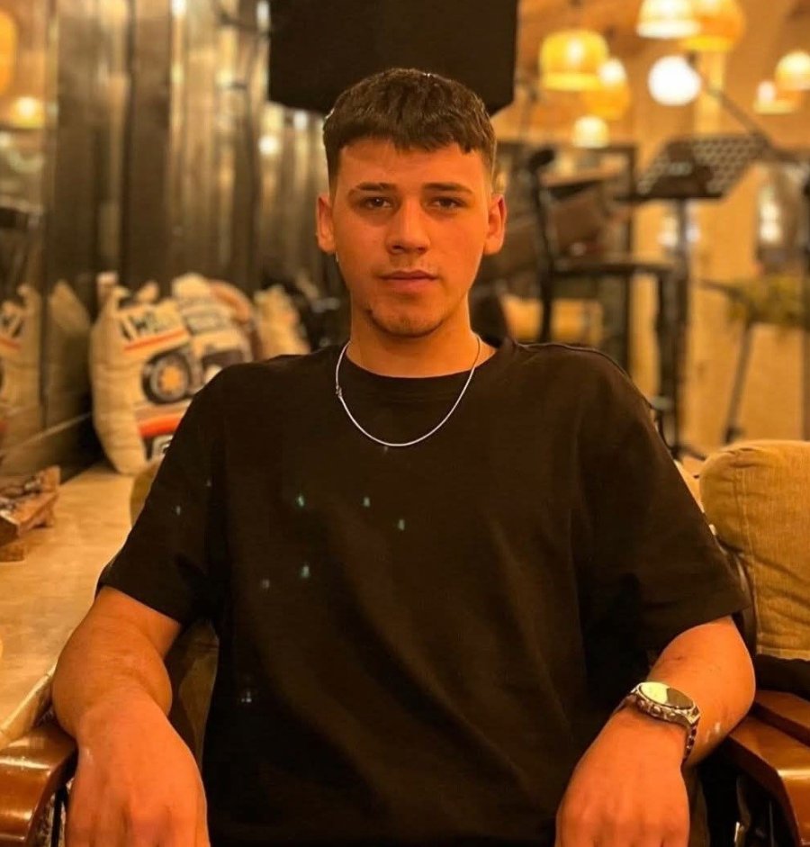 Otomobile Çarpan Motosiklet 15 Metre İleriye Savruldu: 1 Ölü, 1 Yaralı