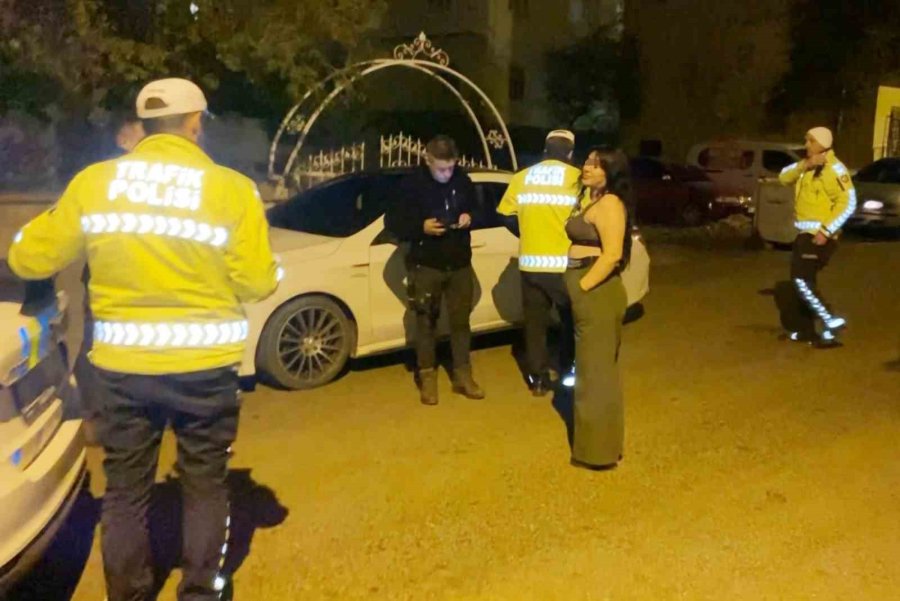 Polisi Alarma Geçiren Alkollü Kadınlar Gazeteciyi Darbedip Tehdit Etti