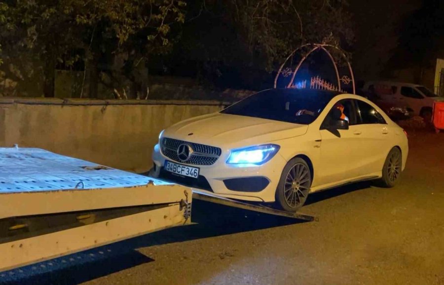 Polisi Alarma Geçiren Alkollü Kadınlar Gazeteciyi Darbedip Tehdit Etti