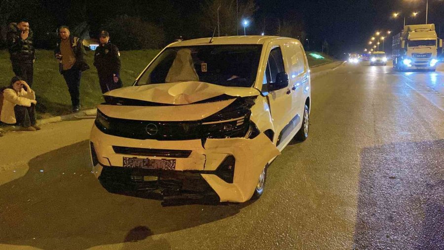 Çocuğunu Kurstan Almaya Giden Sürücü Anne Geçirdiği Kazada Yaralandı