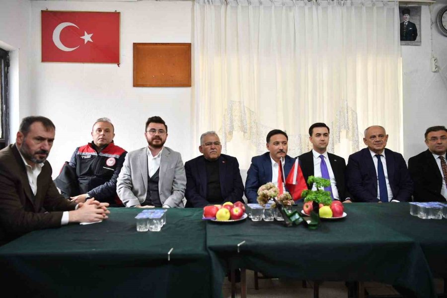 Başkan Büyükkılıç, Zirai Dondan Etkilenen Üreticileri Yalnız Bırakmadı