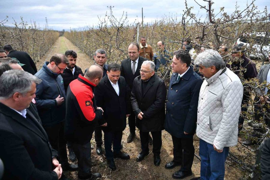 Başkan Büyükkılıç, Zirai Dondan Etkilenen Üreticileri Yalnız Bırakmadı