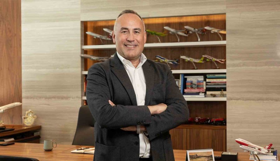 Yenilenen Antalya Havalimanı İlk Yolcularını Karşıladı