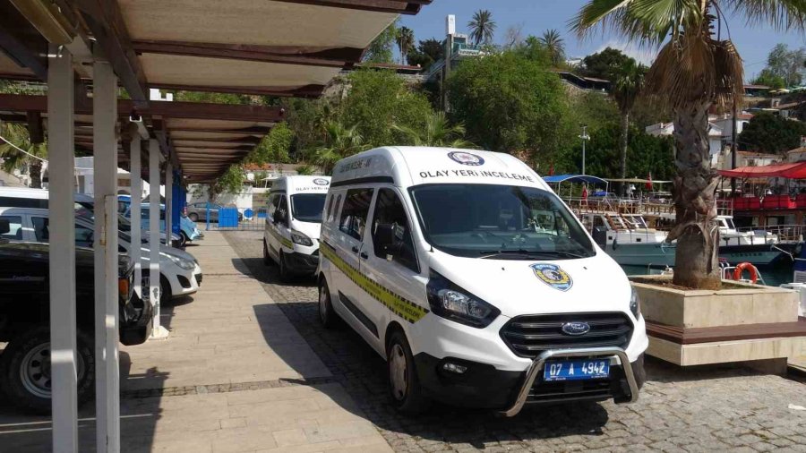 Antalya’da Deniz Yüzeyinde Erkek Cesedi Bulundu