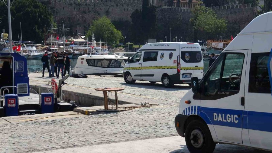 Antalya’da Deniz Yüzeyinde Erkek Cesedi Bulundu