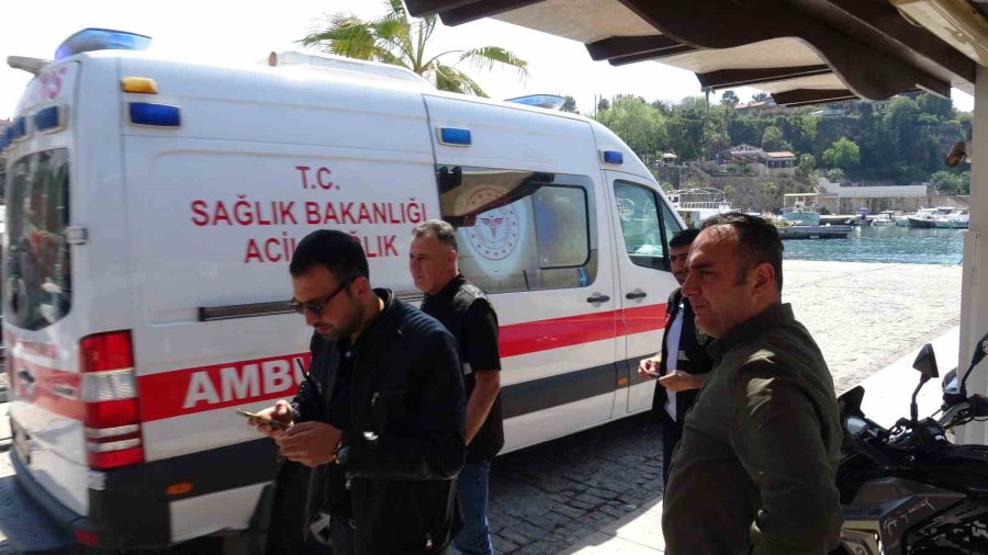 Antalya’da Deniz Yüzeyinde Erkek Cesedi Bulundu