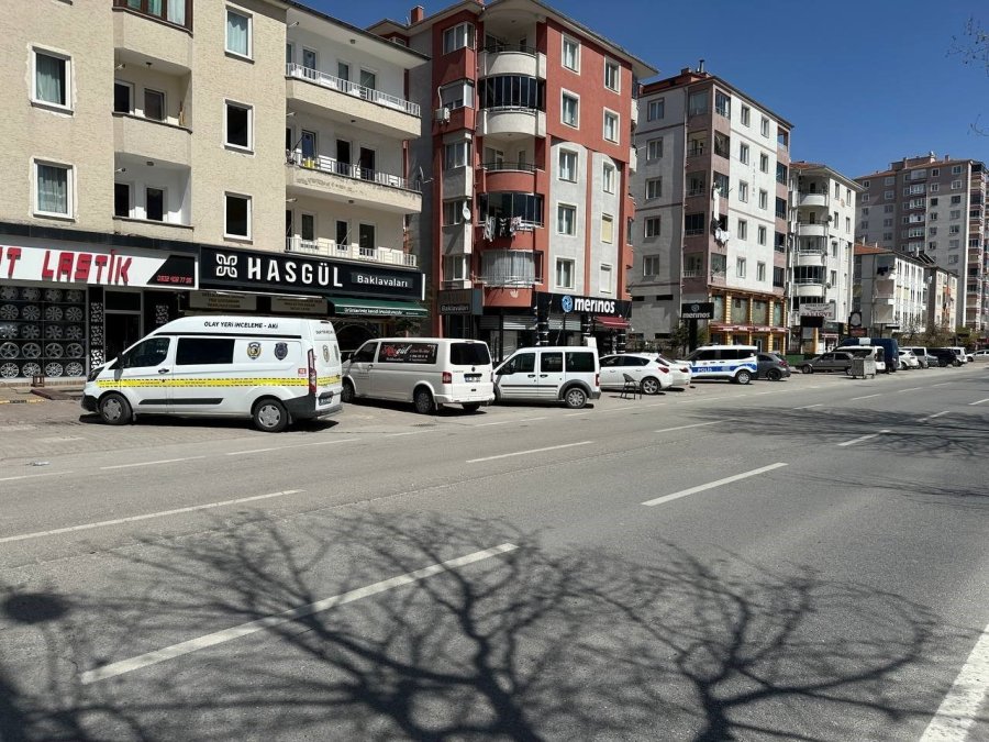 Alışveriş Yaptığı Sırada Husumetlisi Tarafından Vurulan Şahıs Öldü