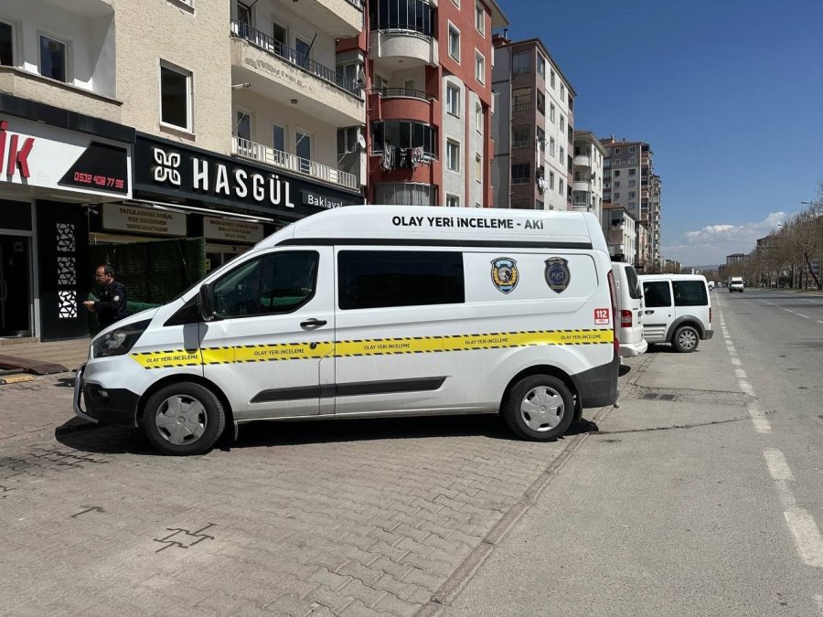 Alışveriş Yaptığı Sırada Husumetlisi Tarafından Vurulan Şahıs Öldü