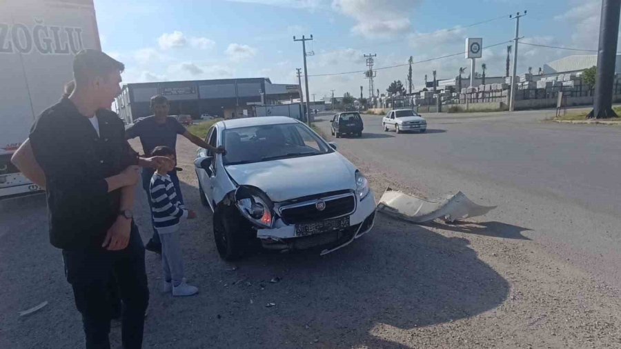 Antalya’da Göz Göre Göre Kaza: 2 Yaralı