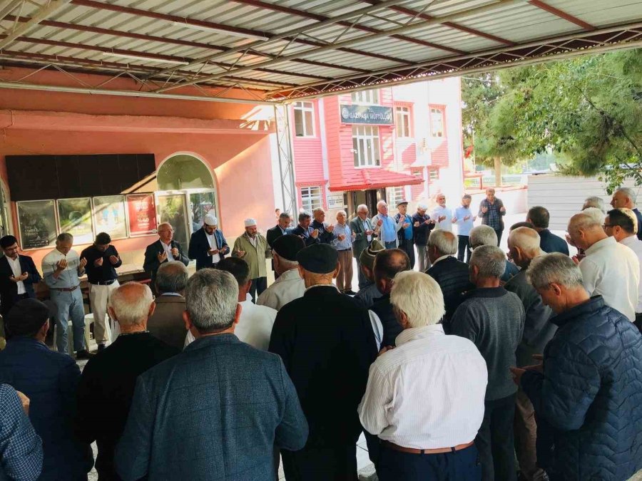 Gazipaşa’da Hacı Adayları Dualarla Kutsal Topraklara Uğurlandı