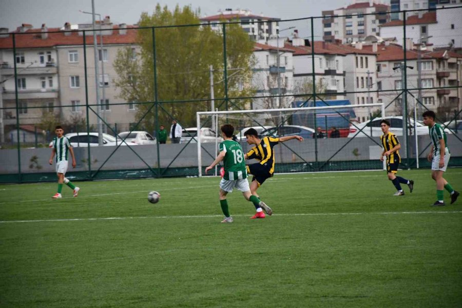 Talas Belediyespor U15 Takımında Yüzler Gülüyor