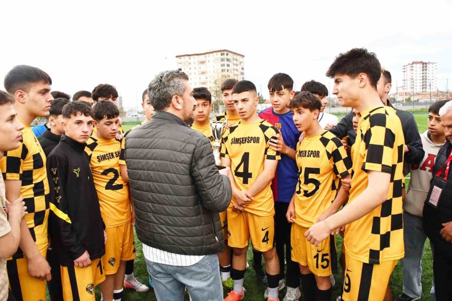 Kocasinan Şimşekspor Şampiyon Oldu