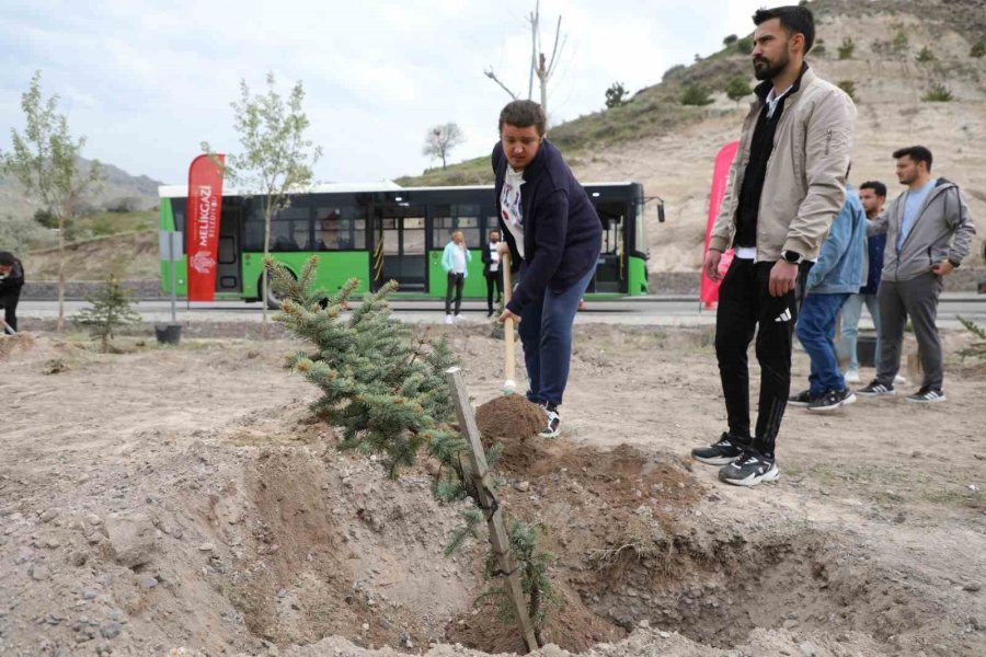 Melikgazi’nin Yeşil Dokusu Güçleniyor
