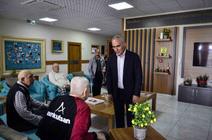 Annesi Huzurevini Mesken Tuttu, İşadamı Yaşlı Bakım Merkezini Kapatmaktan Vazgeçti