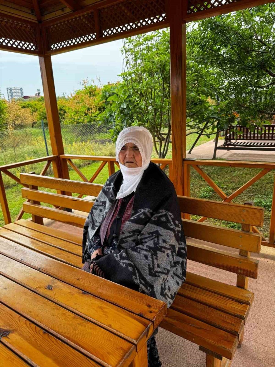 Annesi Huzurevini Mesken Tuttu, İşadamı Yaşlı Bakım Merkezini Kapatmaktan Vazgeçti